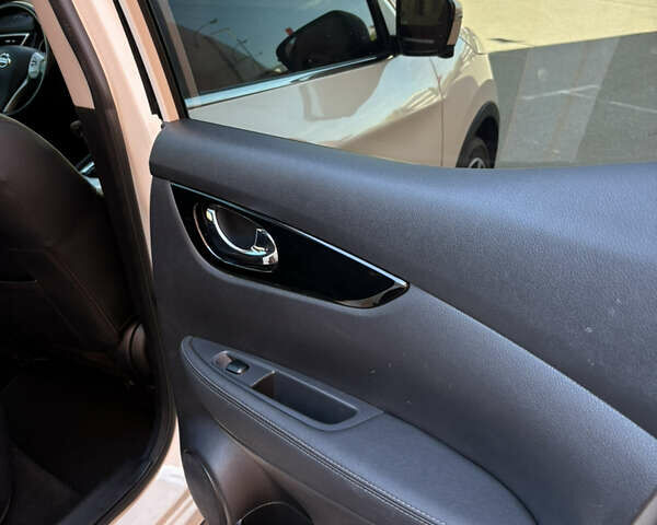 Белый Ниссан Кашкай, объемом двигателя 1.6 л и пробегом 155 тыс. км за 14999 $, фото 23 на Automoto.ua