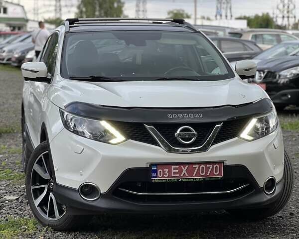 Белый Ниссан Кашкай, объемом двигателя 1.6 л и пробегом 216 тыс. км за 15999 $, фото 1 на Automoto.ua