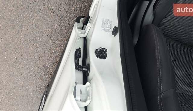 Белый Ниссан Кашкай, объемом двигателя 1.5 л и пробегом 134 тыс. км за 14900 $, фото 130 на Automoto.ua