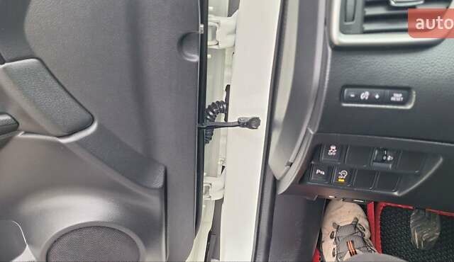 Белый Ниссан Кашкай, объемом двигателя 1.5 л и пробегом 134 тыс. км за 14900 $, фото 131 на Automoto.ua