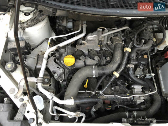 Білий Ніссан Кашкай, об'ємом двигуна 1.2 л та пробігом 138 тис. км за 12400 $, фото 76 на Automoto.ua