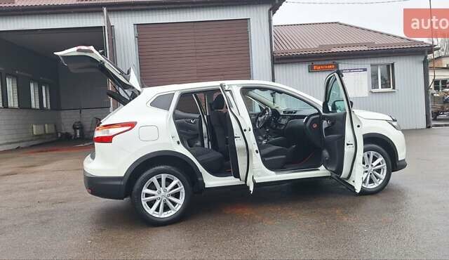 Белый Ниссан Кашкай, объемом двигателя 1.5 л и пробегом 134 тыс. км за 14900 $, фото 103 на Automoto.ua