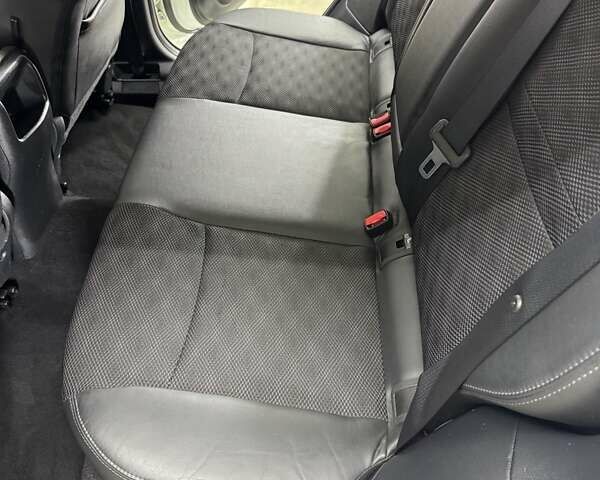 Белый Ниссан Кашкай, объемом двигателя 1.6 л и пробегом 119 тыс. км за 15900 $, фото 3 на Automoto.ua