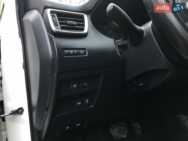 Білий Ніссан Кашкай, об'ємом двигуна 1.2 л та пробігом 138 тис. км за 12400 $, фото 57 на Automoto.ua