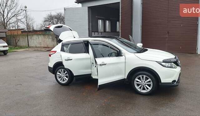 Белый Ниссан Кашкай, объемом двигателя 1.5 л и пробегом 134 тыс. км за 14900 $, фото 104 на Automoto.ua