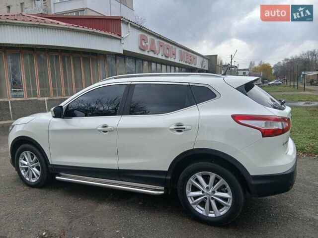 Белый Ниссан Кашкай, объемом двигателя 1.6 л и пробегом 175 тыс. км за 14800 $, фото 5 на Automoto.ua