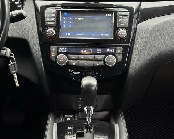 Белый Ниссан Кашкай, объемом двигателя 1.6 л и пробегом 121 тыс. км за 14999 $, фото 16 на Automoto.ua