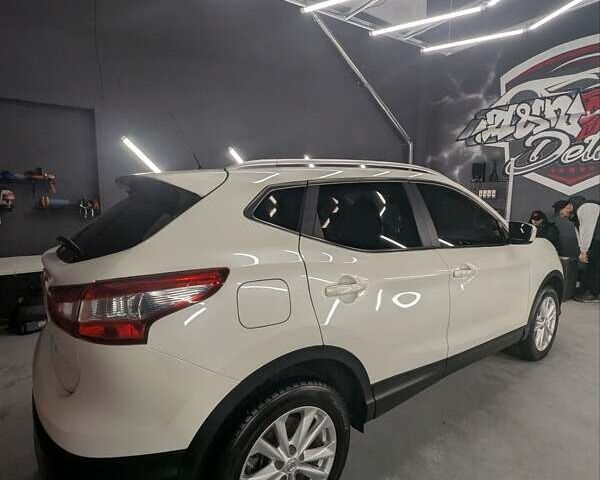 Ніссан Кашкай 2015 у Тернополі на Automoto.ua Білий Ніссан Кашкай, об'ємом двигуна 1.6 л та пробігом 73 тис. км за 16700 $, фото 3 на Automoto.ua