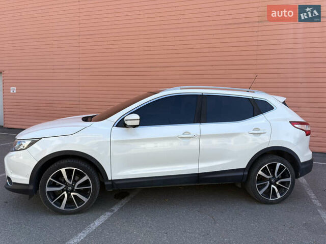 Белый Ниссан Кашкай, объемом двигателя 1.6 л и пробегом 155 тыс. км за 14999 $, фото 4 на Automoto.ua