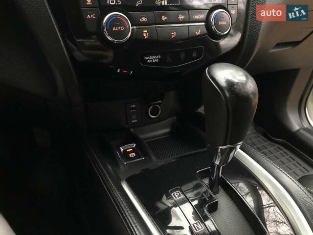 Білий Ніссан Кашкай, об'ємом двигуна 1.2 л та пробігом 138 тис. км за 12400 $, фото 64 на Automoto.ua