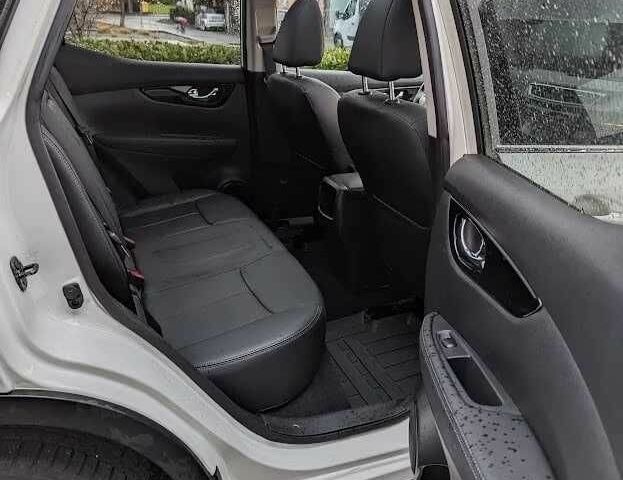 Белый Ниссан Кашкай, объемом двигателя 1.6 л и пробегом 167 тыс. км за 12999 $, фото 5 на Automoto.ua