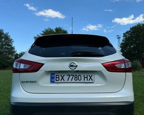 Білий Ніссан Кашкай, об'ємом двигуна 1.6 л та пробігом 197 тис. км за 17000 $, фото 1 на Automoto.ua