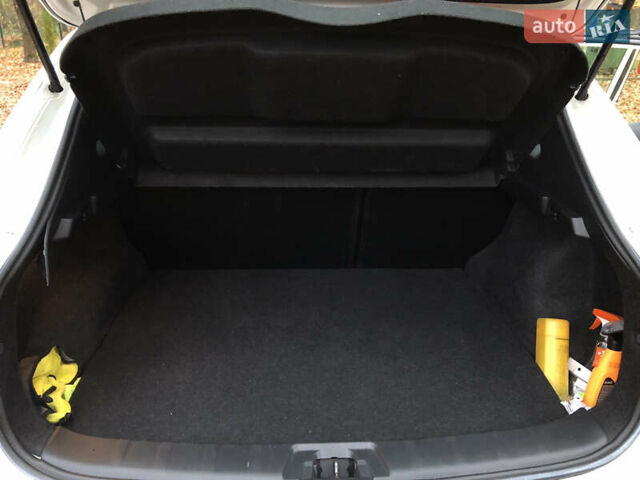 Білий Ніссан Кашкай, об'ємом двигуна 1.2 л та пробігом 138 тис. км за 12400 $, фото 43 на Automoto.ua