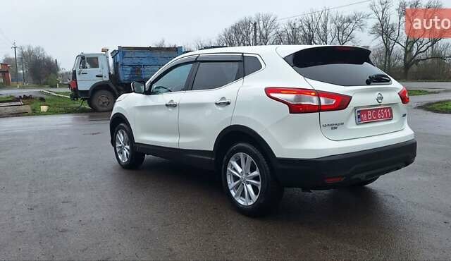 Белый Ниссан Кашкай, объемом двигателя 1.5 л и пробегом 134 тыс. км за 14900 $, фото 7 на Automoto.ua