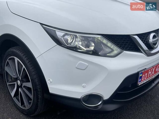Белый Ниссан Кашкай, объемом двигателя 1.5 л и пробегом 190 тыс. км за 15999 $, фото 9 на Automoto.ua