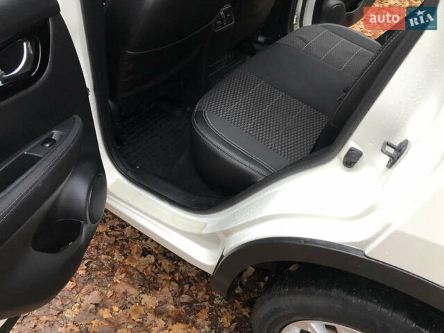 Білий Ніссан Кашкай, об'ємом двигуна 1.2 л та пробігом 138 тис. км за 12400 $, фото 46 на Automoto.ua