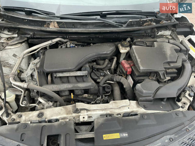 Белый Ниссан Кашкай, объемом двигателя 2 л и пробегом 240 тыс. км за 13000 $, фото 11 на Automoto.ua