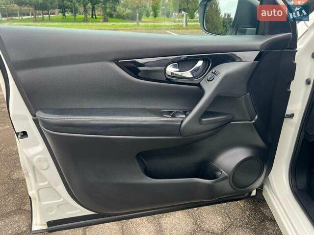 Белый Ниссан Кашкай, объемом двигателя 1.6 л и пробегом 87 тыс. км за 15500 $, фото 38 на Automoto.ua