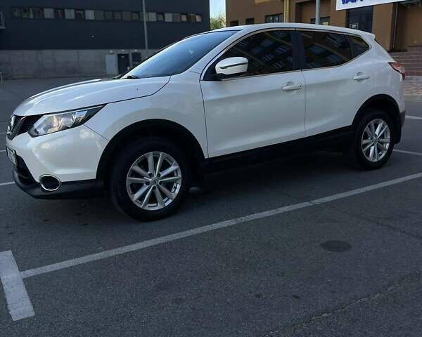 Білий Ніссан Кашкай, об'ємом двигуна 2 л та пробігом 136 тис. км за 16199 $, фото 3 на Automoto.ua