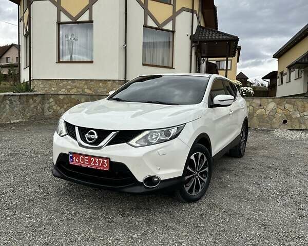 Белый Ниссан Кашкай, объемом двигателя 1.5 л и пробегом 230 тыс. км за 13990 $, фото 3 на Automoto.ua