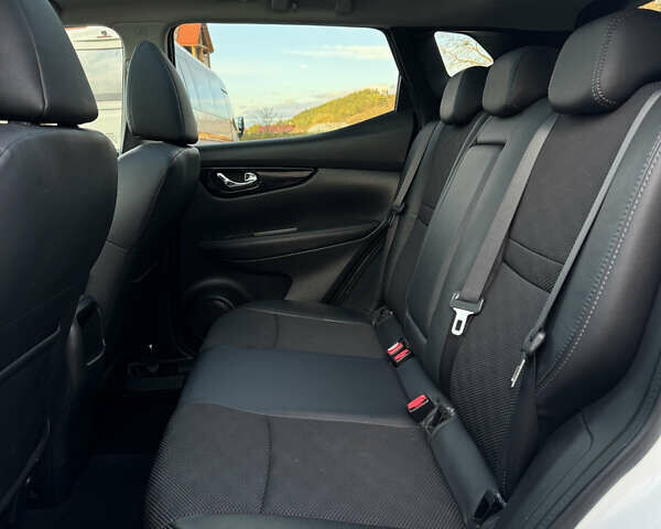 Белый Ниссан Кашкай, объемом двигателя 1.5 л и пробегом 179 тыс. км за 16900 $, фото 21 на Automoto.ua