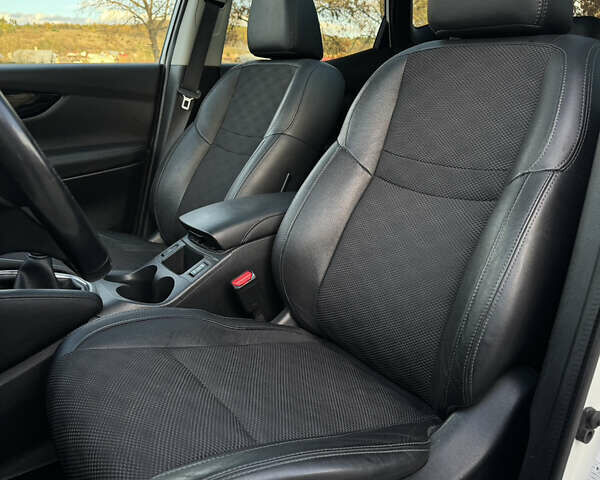 Белый Ниссан Кашкай, объемом двигателя 1.5 л и пробегом 179 тыс. км за 16900 $, фото 17 на Automoto.ua