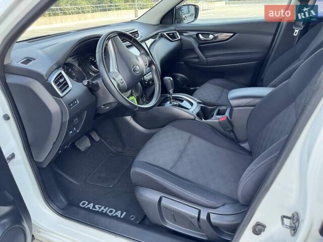 Білий Ніссан Кашкай, об'ємом двигуна 1.2 л та пробігом 128 тис. км за 12990 $, фото 26 на Automoto.ua
