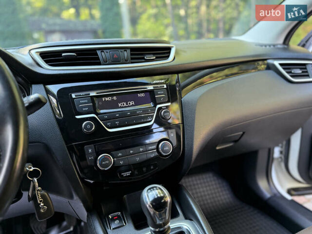 Білий Ніссан Кашкай, об'ємом двигуна 1.46 л та пробігом 110 тис. км за 13150 $, фото 66 на Automoto.ua