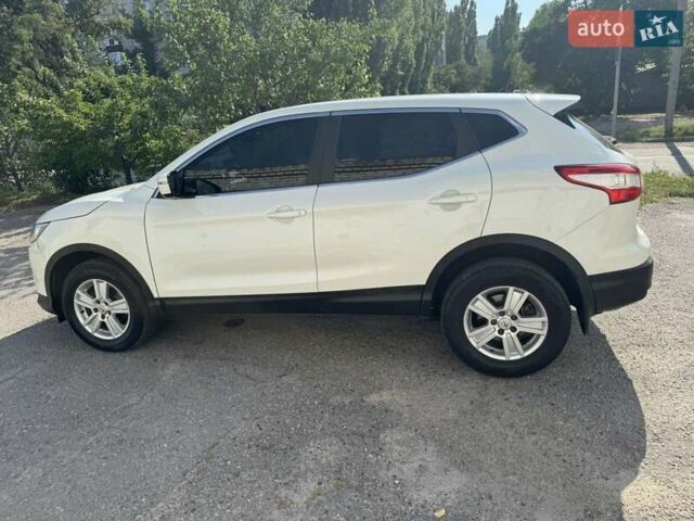 Белый Ниссан Кашкай, объемом двигателя 1.2 л и пробегом 147 тыс. км за 12500 $, фото 1 на Automoto.ua