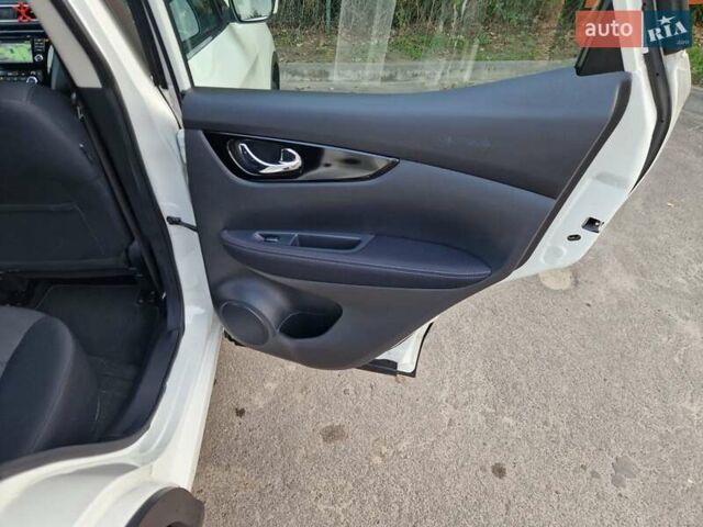 Білий Ніссан Кашкай, об'ємом двигуна 1.6 л та пробігом 127 тис. км за 17000 $, фото 28 на Automoto.ua