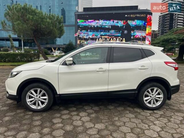 Белый Ниссан Кашкай, объемом двигателя 1.6 л и пробегом 87 тыс. км за 15500 $, фото 3 на Automoto.ua