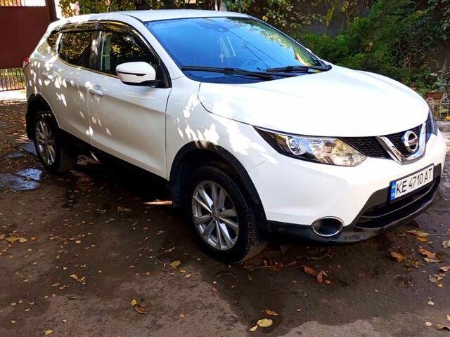 Белый Ниссан Кашкай, объемом двигателя 1.2 л и пробегом 205 тыс. км за 10900 $, фото 1 на Automoto.ua