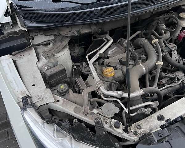 Білий Ніссан Кашкай, об'ємом двигуна 1.2 л та пробігом 116 тис. км за 14600 $, фото 21 на Automoto.ua