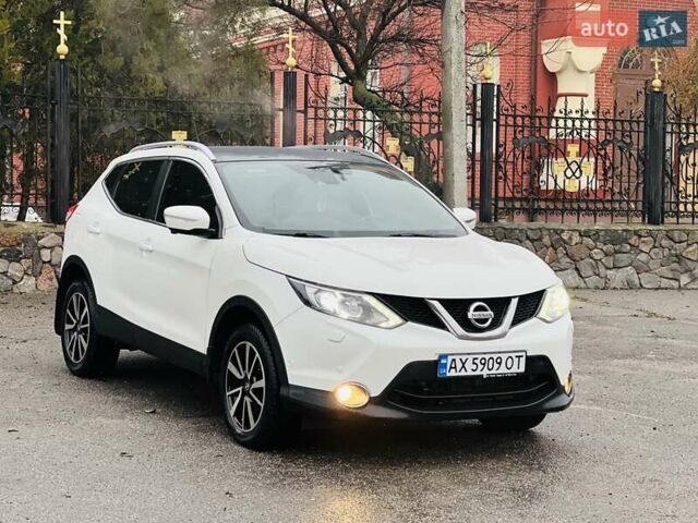 Белый Ниссан Кашкай, объемом двигателя 2 л и пробегом 175 тыс. км за 16800 $, фото 3 на Automoto.ua