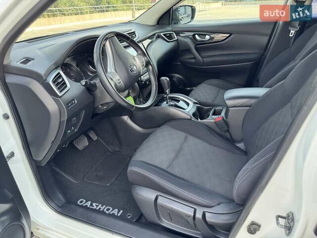 Білий Ніссан Кашкай, об'ємом двигуна 1.2 л та пробігом 128 тис. км за 12990 $, фото 27 на Automoto.ua