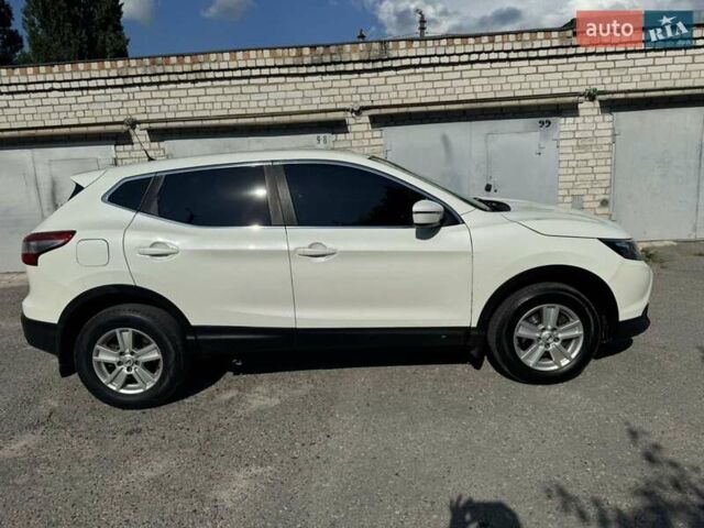 Белый Ниссан Кашкай, объемом двигателя 1.2 л и пробегом 147 тыс. км за 12500 $, фото 9 на Automoto.ua