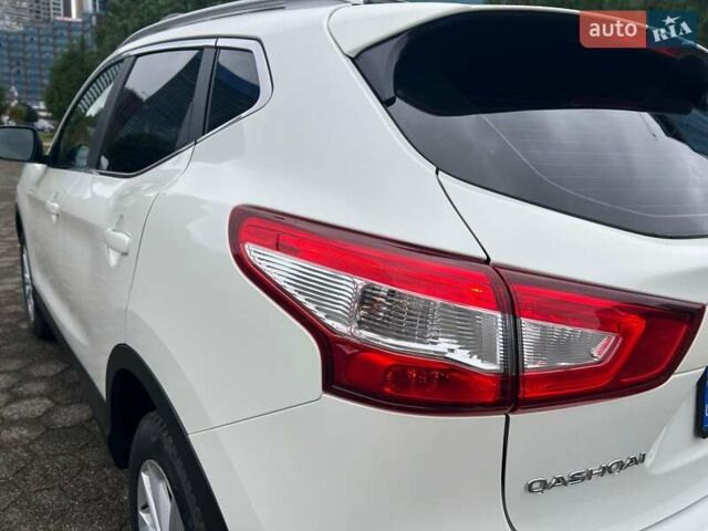 Белый Ниссан Кашкай, объемом двигателя 1.6 л и пробегом 87 тыс. км за 15500 $, фото 4 на Automoto.ua