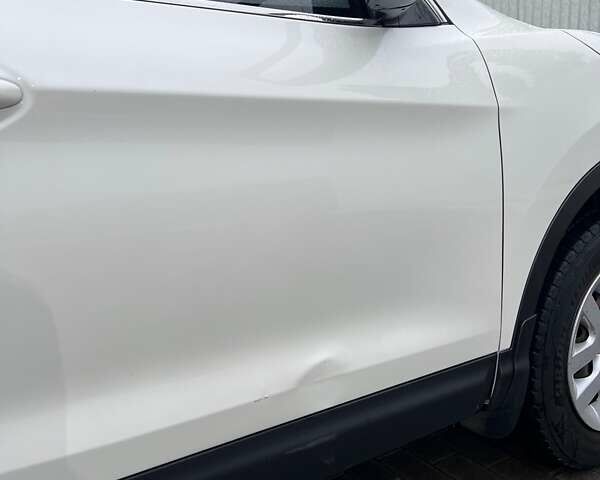 Білий Ніссан Кашкай, об'ємом двигуна 1.2 л та пробігом 116 тис. км за 14600 $, фото 2 на Automoto.ua