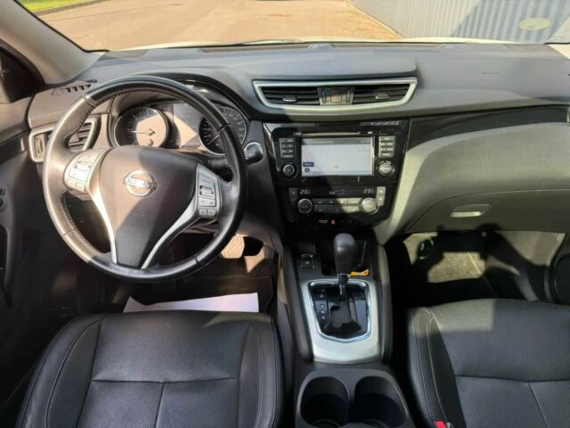 Белый Ниссан Кашкай, объемом двигателя 1.6 л и пробегом 77 тыс. км за 10200 $, фото 8 на Automoto.ua