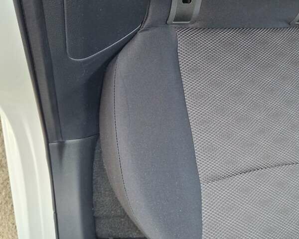 Білий Ніссан Кашкай, об'ємом двигуна 1.6 л та пробігом 127 тис. км за 17000 $, фото 30 на Automoto.ua