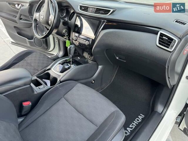 Білий Ніссан Кашкай, об'ємом двигуна 1.2 л та пробігом 128 тис. км за 13450 $, фото 31 на Automoto.ua