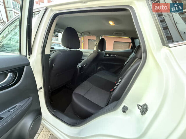 Белый Ниссан Кашкай, объемом двигателя 1.5 л и пробегом 198 тыс. км за 13899 $, фото 36 на Automoto.ua