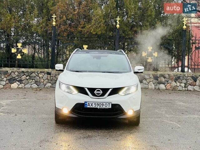 Белый Ниссан Кашкай, объемом двигателя 2 л и пробегом 175 тыс. км за 16800 $, фото 4 на Automoto.ua