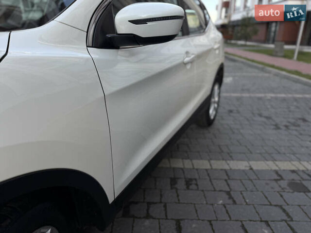 Белый Ниссан Кашкай, объемом двигателя 1.5 л и пробегом 198 тыс. км за 13899 $, фото 59 на Automoto.ua