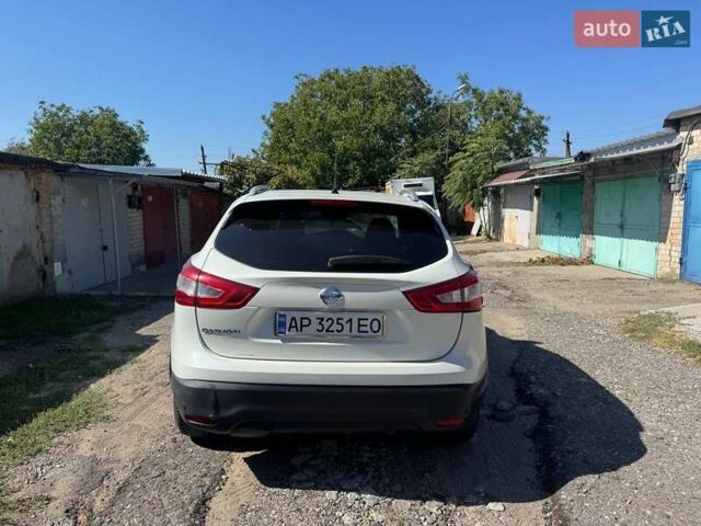 Белый Ниссан Кашкай, объемом двигателя 1.6 л и пробегом 161 тыс. км за 15800 $, фото 5 на Automoto.ua