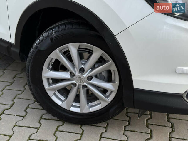 Белый Ниссан Кашкай, объемом двигателя 1.5 л и пробегом 198 тыс. км за 13899 $, фото 51 на Automoto.ua