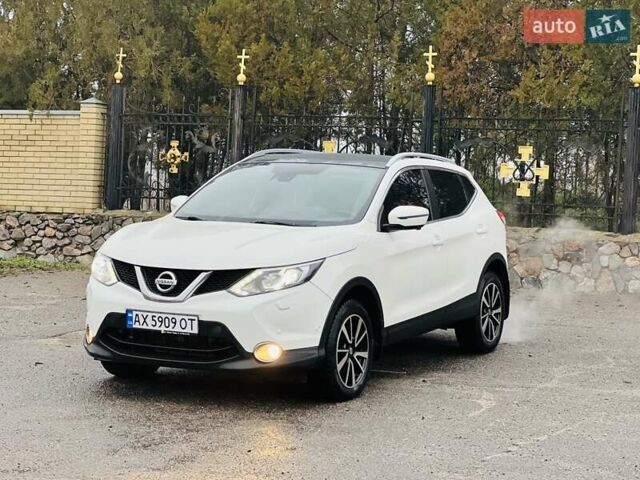 Белый Ниссан Кашкай, объемом двигателя 2 л и пробегом 175 тыс. км за 16800 $, фото 2 на Automoto.ua