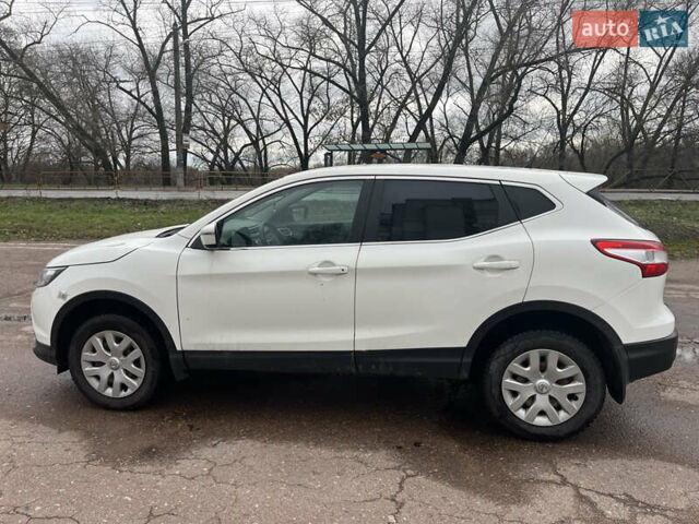 Белый Ниссан Кашкай, объемом двигателя 2 л и пробегом 240 тыс. км за 13000 $, фото 4 на Automoto.ua
