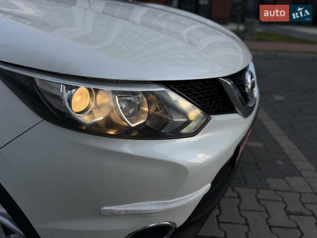 Белый Ниссан Кашкай, объемом двигателя 1.5 л и пробегом 198 тыс. км за 13899 $, фото 56 на Automoto.ua