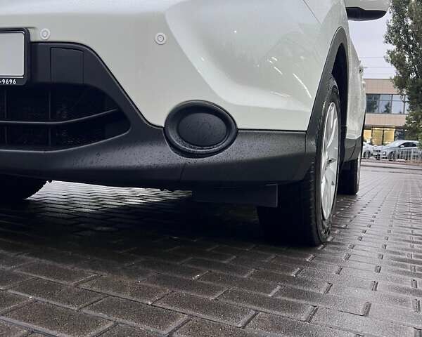 Білий Ніссан Кашкай, об'ємом двигуна 1.2 л та пробігом 116 тис. км за 14600 $, фото 7 на Automoto.ua